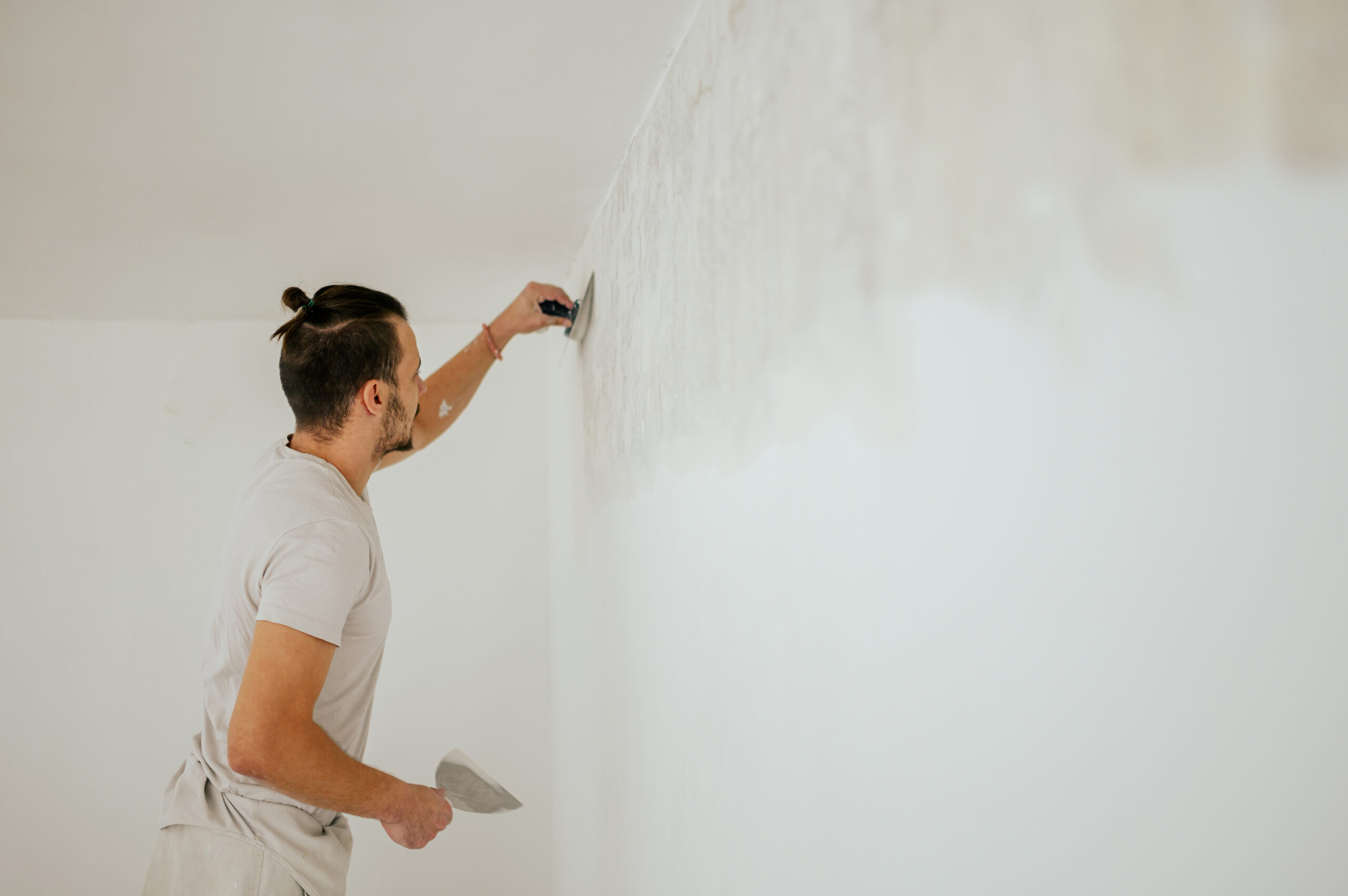 malerdervis-b.at mitarbeiter bei sanierungsarbeiten