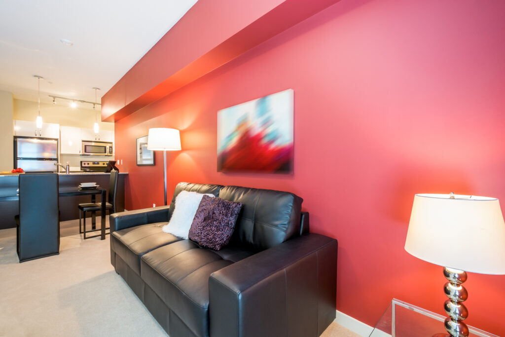 malerbetrieb dervis b malerdervis-b.at anstricharbeiten im wohnzimmer in rot